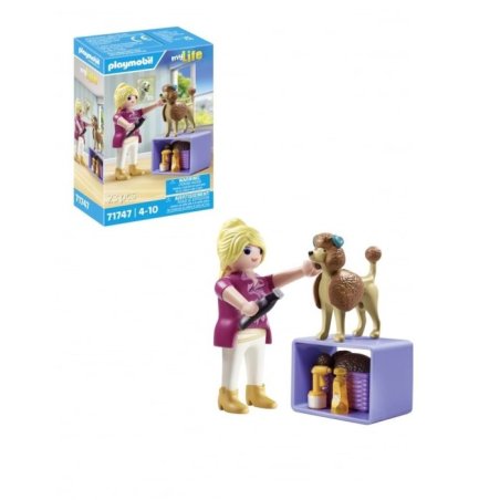 TOILETTEURSE AVEC CANICHE...